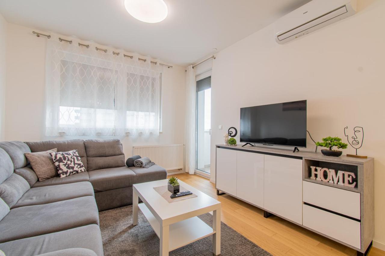 Apartmán Flexible Selfcheckins 42 - Zagreb - Luxury - Garage Parking - Loggia - Brand New Exteriér fotografie